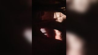 Mi fa una sega e io le sborro in bocca