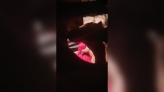 Mi fa una sega e io le sborro in bocca