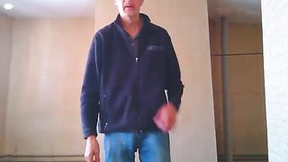 Mi strappo le mutande per masturbarmi