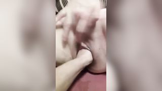 Una mano dentro la figa non le basta!