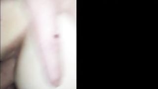 E' proprio una zozza e le piace prenderlo in tutti i buchi