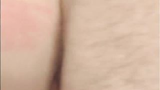 Ragazza si fa riempire il culo e sborrare dentro