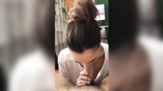 Me lo suca mentre gioco alla Play