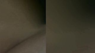 Le penetro la figa rasata