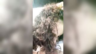 Bella puttanella bruna pompa e ingoia sborra