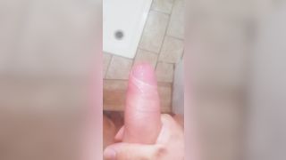 L'enorme sborrata del mio cazzone in doccia ❤️