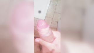 L'enorme sborrata del mio cazzone in doccia ❤️