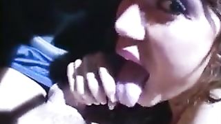 Bella puttanella batte in strada