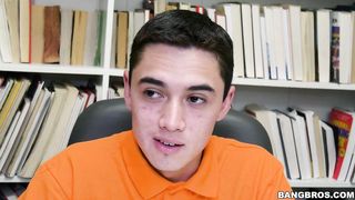 Scopano in biblioteca...