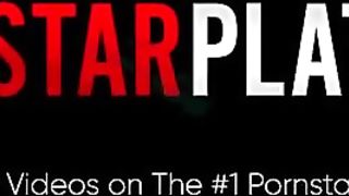 Matura in calore scopata da una trans