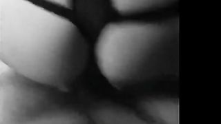 E' duro il cazzo nella tua figa? Si è duro e scopami