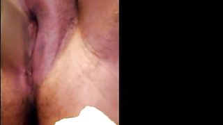 Giovane schiava punita per le sue mancanze