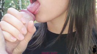 Anteprima del video: Nicky Mist golosona nel bosco