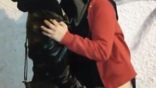 Ditalino e leccata di fica per due lesbiche