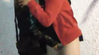 Ditalino e leccata di fica per due lesbiche