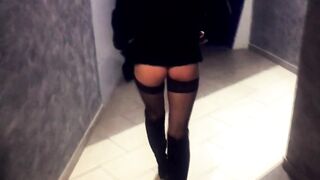 MILF spompina uno sconosciuto