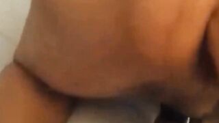 Quanto è godurioso farsi aprire il culo da una bella manina...