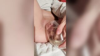 Un bel calice di calda pipì