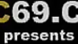 Savannah bella biondina e i neri