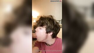 30 Centimetri di cazzo per il frocio