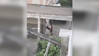 VERGOGNA ci SONO BAMBINI CHE GUARDANO !