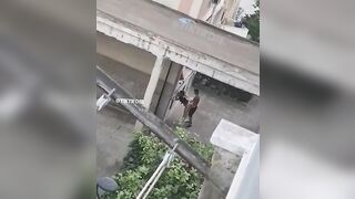 VERGOGNA ci SONO BAMBINI CHE GUARDANO !