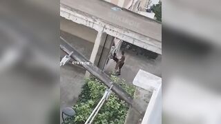 VERGOGNA ci SONO BAMBINI CHE GUARDANO !