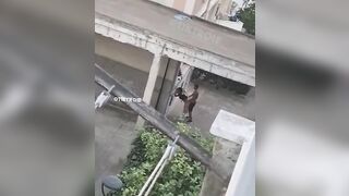 VERGOGNA ci SONO BAMBINI CHE GUARDANO !