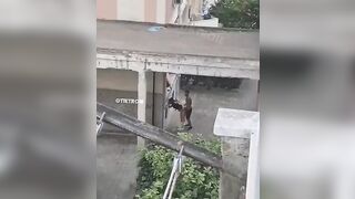 VERGOGNA ci SONO BAMBINI CHE GUARDANO !