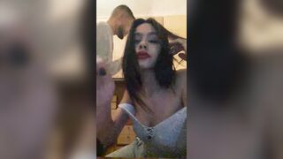 Anteprima del video: LA MIA ZOCCOLA ME LO SUKA in DIRETTA