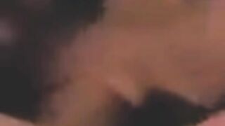 Lo succhio e lecco lentamente