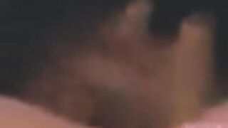 Lo succhio e lecco lentamente