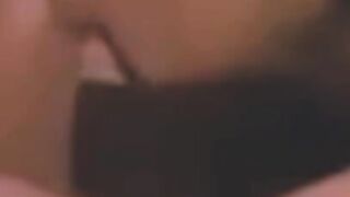 Lo succhio e lecco lentamente