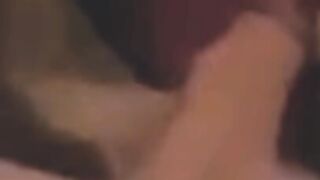 Lo succhio e lecco lentamente