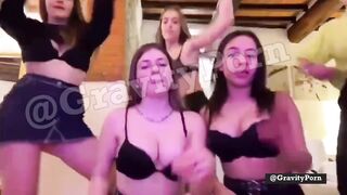 Anteprima del video: LICEALI fanno le ZOCCOLE al sabato sera