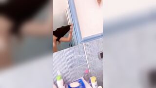 Compagne di classe ESCONO LE POPPE