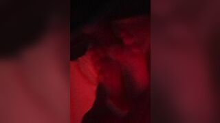 Cinese sega cazzo mezzo moscio