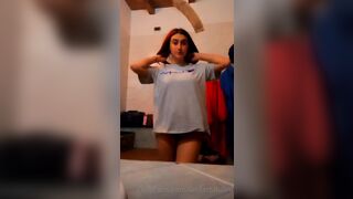 Anteprima del video: Linda Stabilini si mette nuda