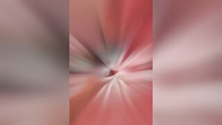 Baby Bunny fa la troia con la zucchina