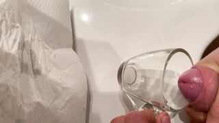 Bicchiere mezzo pieno o mezzo vuoto ?