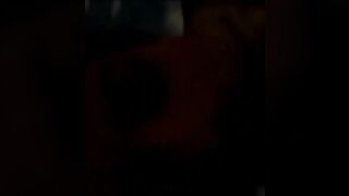 Mi porta a casa sua e mi scopa come una troia