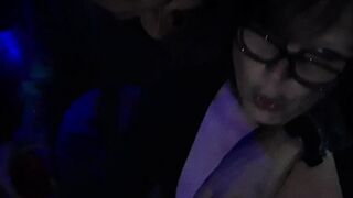 Lisa femelle  piccolo video in club privé