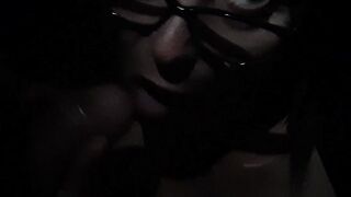 Lisa femelle  piccolo video in club privé