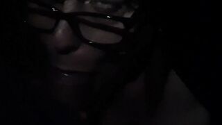 Lisa femelle  piccolo video in club privé