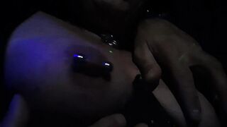 Lisa femelle  piccolo video in club privé