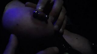 Lisa femelle  piccolo video in club privé