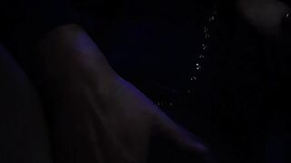 Lisa femelle  piccolo video in club privé