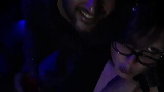 Lisa femelle  piccolo video in club privé