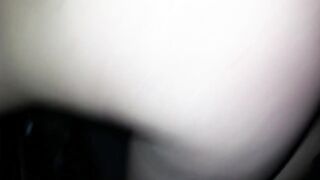 Vera e bella puttanella Ceca pompa il cliente nella sua auto