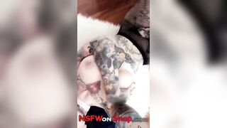 RIAE ci stuzzica con il suo corpo da peccato